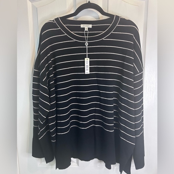 Max Studio Sweaters - 🖤🤍”Max Studio” NWT Black/White Striped Pullover Sweater w/ Wide Sleeves Size XL🖤